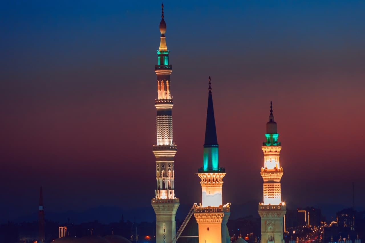 Un recorrido por el monte Uhud, el cementerio de los mártires y la mezquita de Ali ibn Abi Talib.
