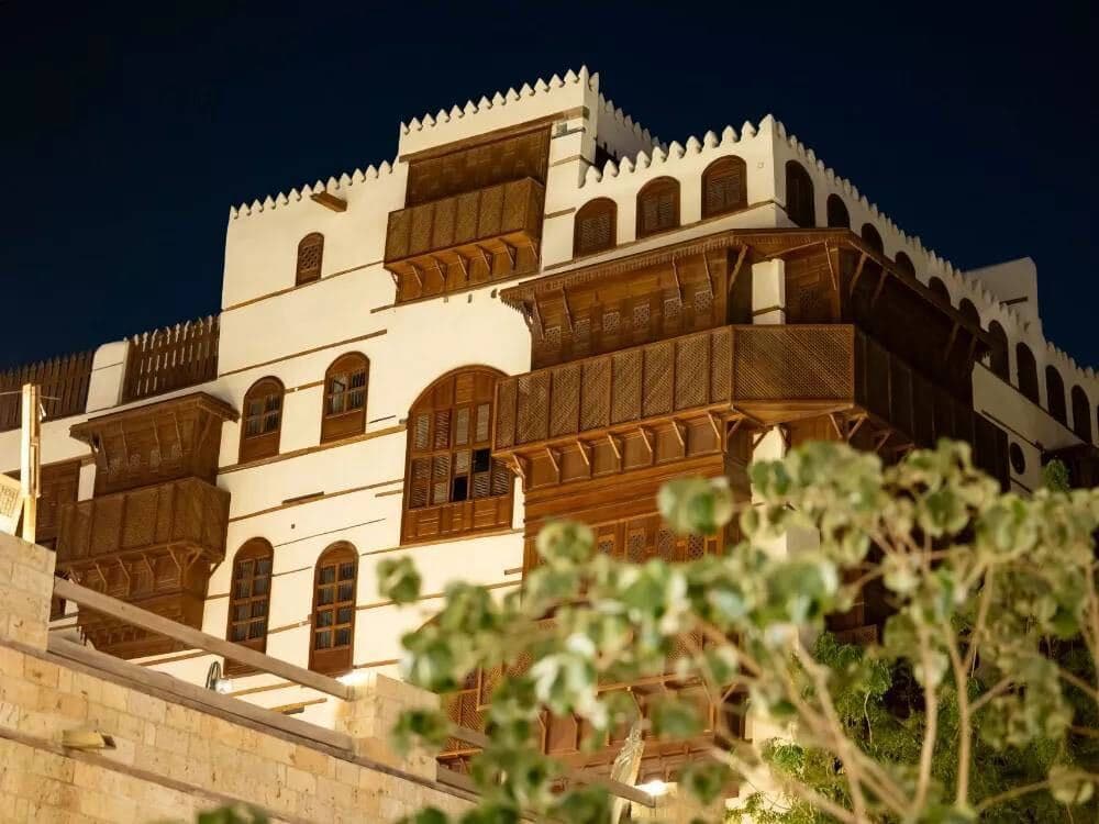 باقة العمرة – رحلة تجمع الروحانية والراحة