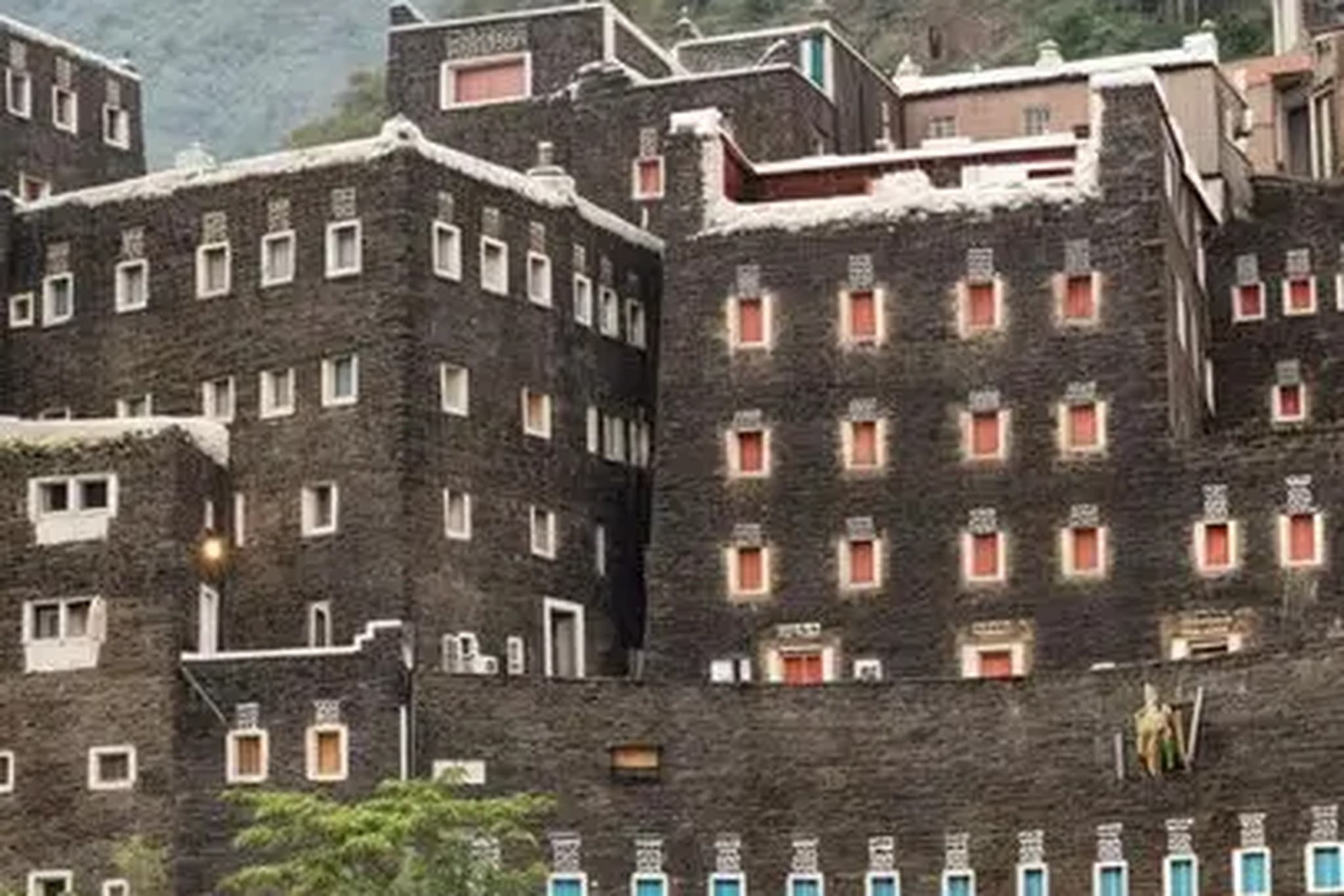 알 사와다(Al-Sawda) 및 리잘 알마아(Rijal Alma'a) 노선