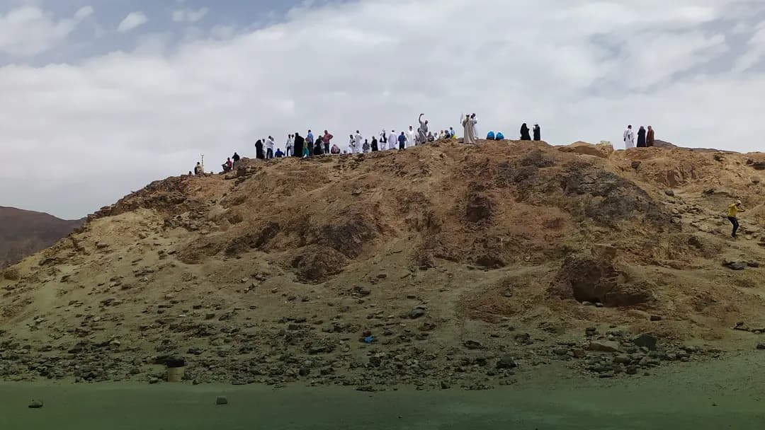 उहुद की लड़ाई के प्रभावों का अनुभव करना – पैगंबर की जीवनी के पन्नों के माध्यम से एक यात्रा