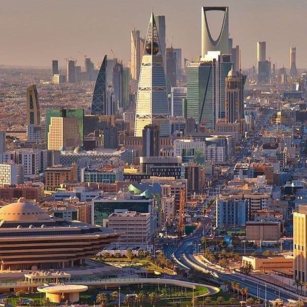 Visite la Torre del Reino, la Torre Al Faisaliah y la Zona Patrimonial de Al Deera - Riad