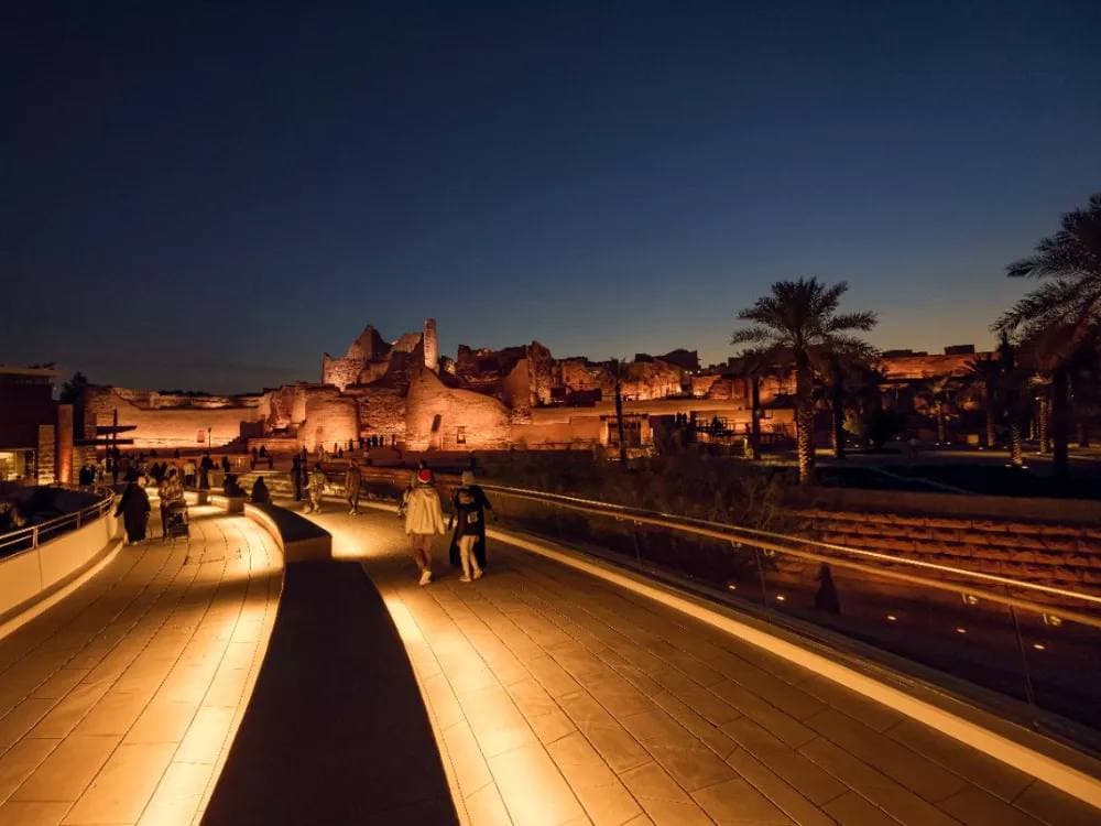 Tour por los lugares emblemáticos de Riad desde Diriyah a Via Riyadh