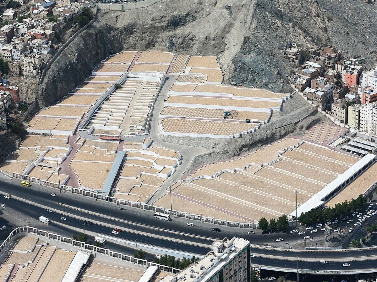 A car tour of the holy sites in Mecca