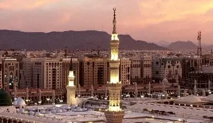 Viaje de lujo de 7 días a la Umrah: La Meca y Medina con experiencias culturales.