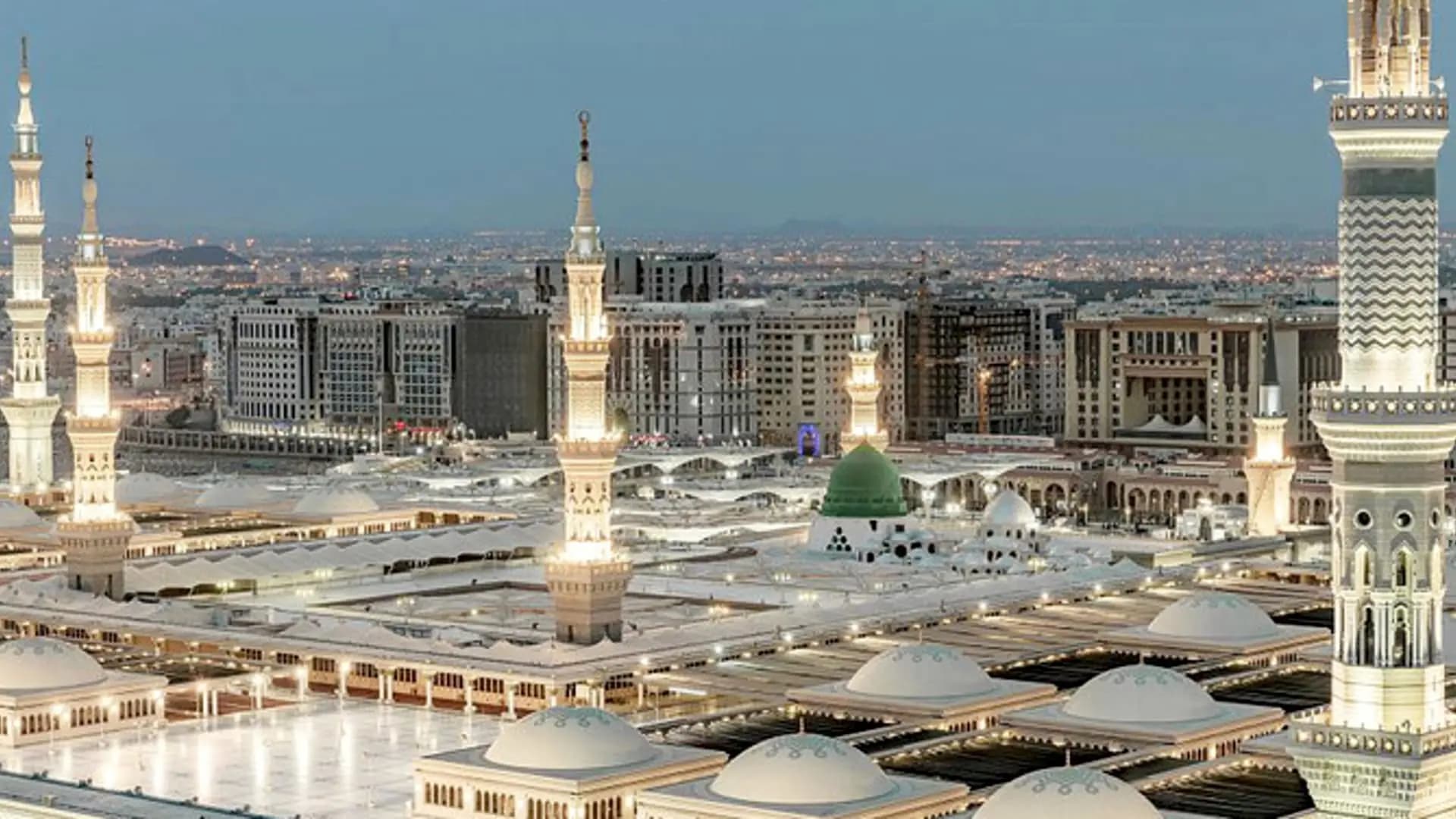 Viaje de lujo de 7 días a la Umrah: La Meca y Medina con experiencias culturales.
